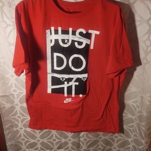 Nike logo tee